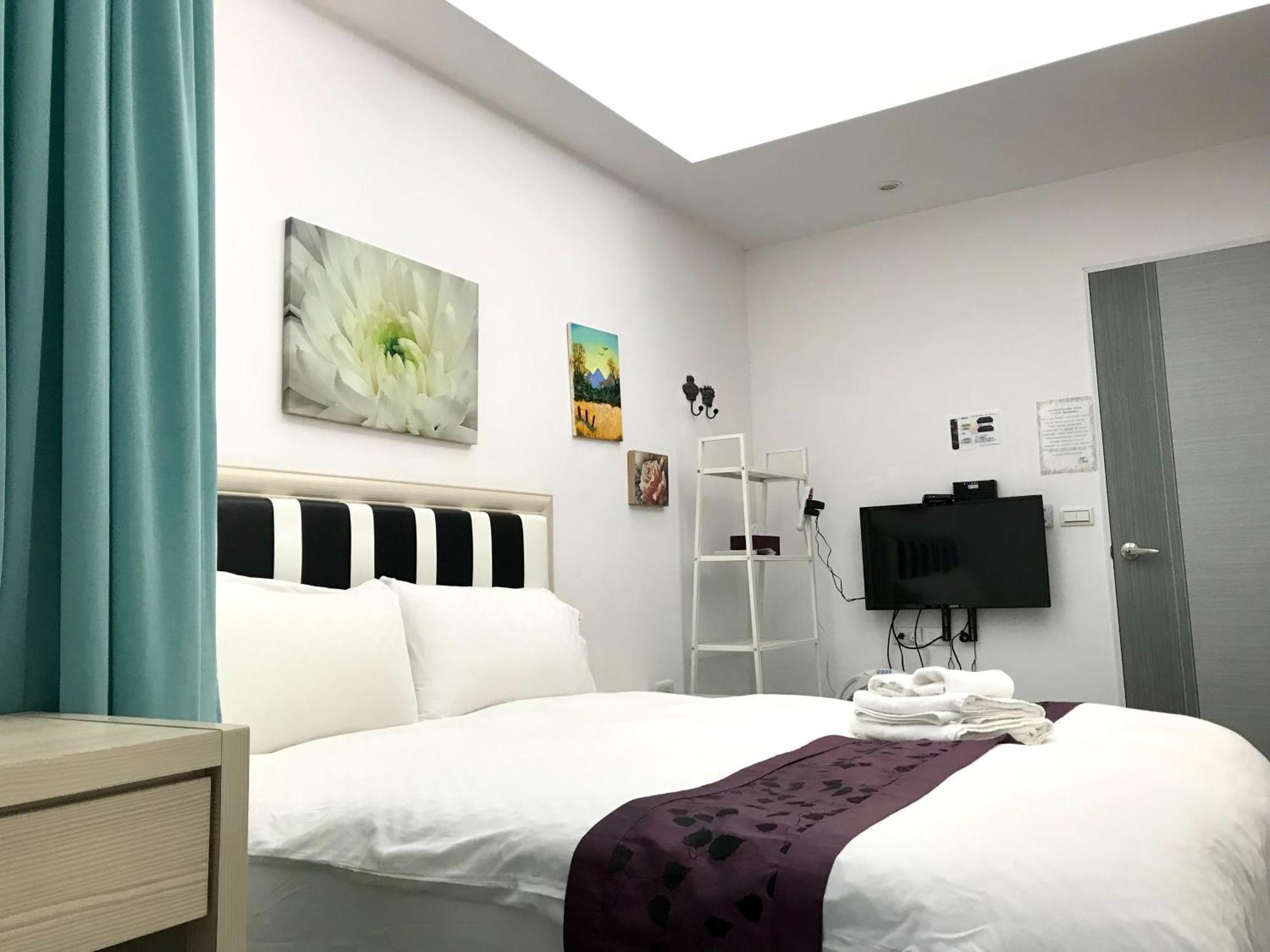 小小鋼琴家民宿&近夜市文創美食街 Hualien Eksteriør billede